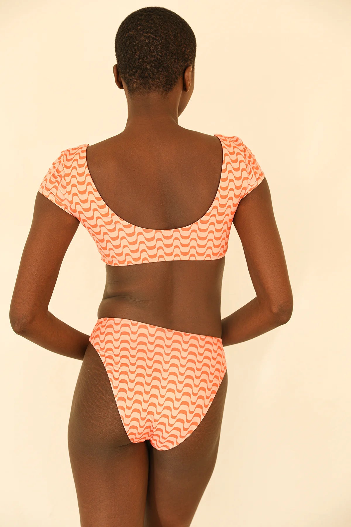 Alternative view of XS / New Wave